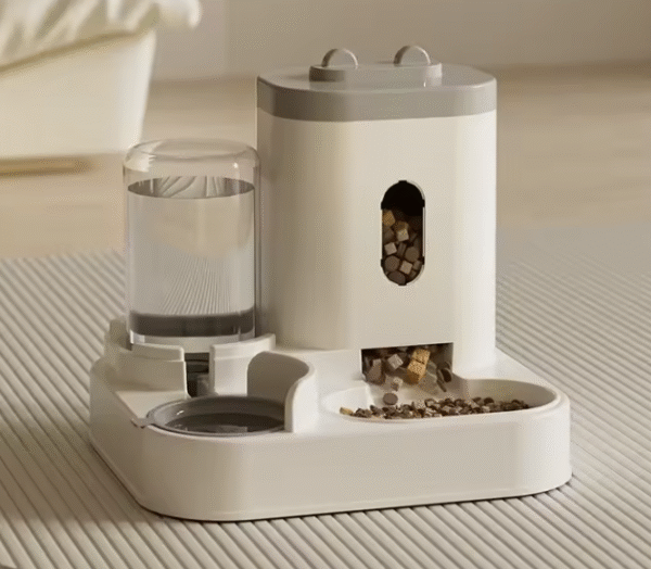 Machine automatique d'eau et croquette